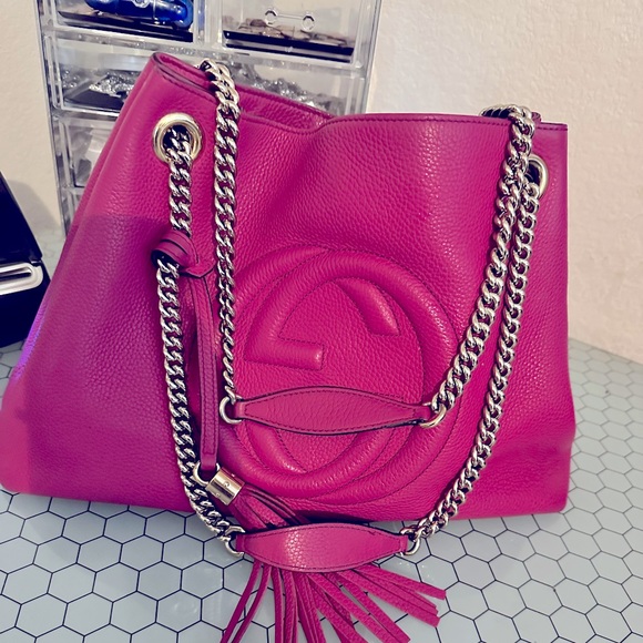 Gucci Soho Medium magenta double leather chain bag. - Picture 2 of 5